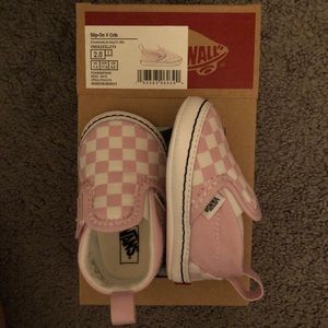 Brand New baby pink vans size 2